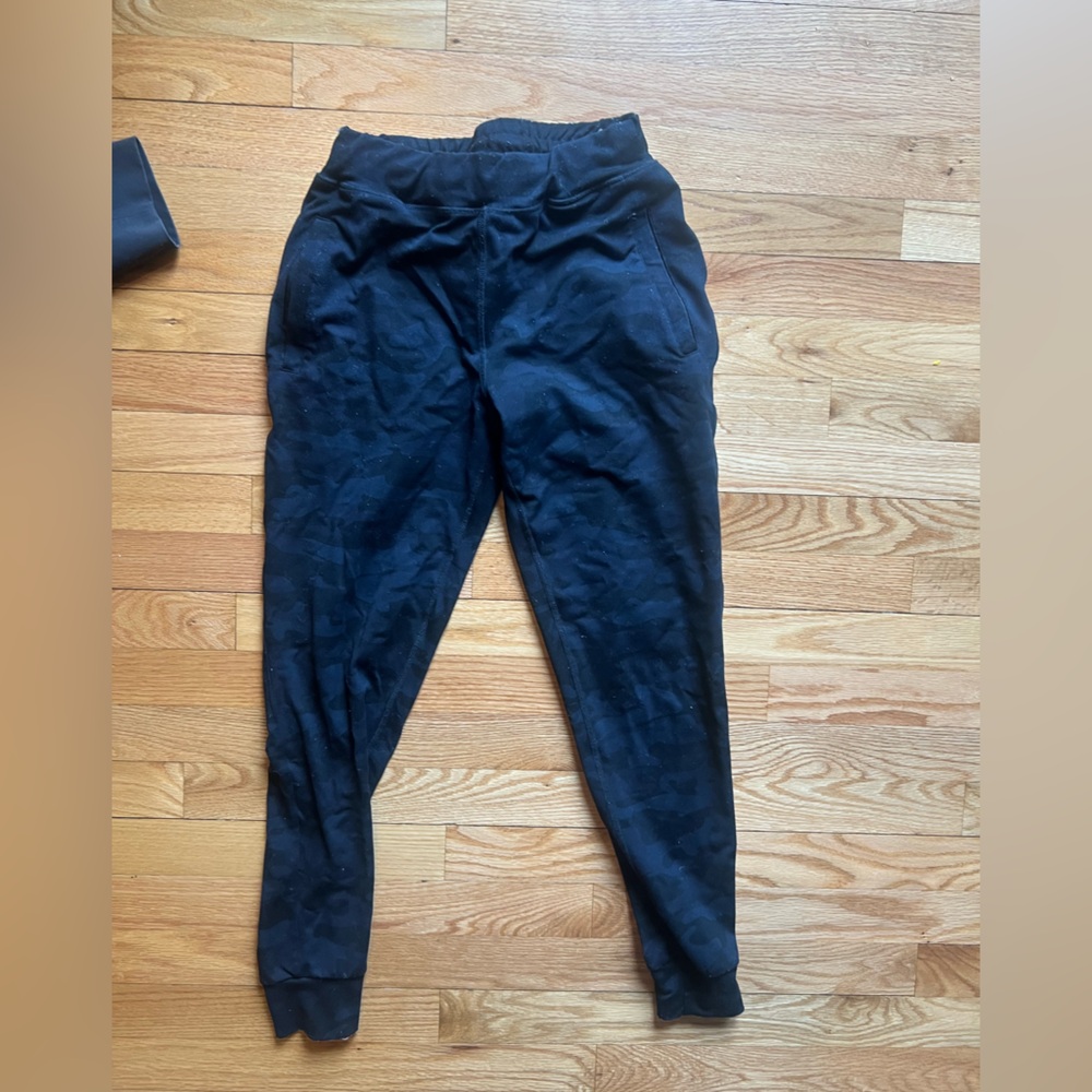 Women’s Black Camo Alphalete Jogger Sweatpants